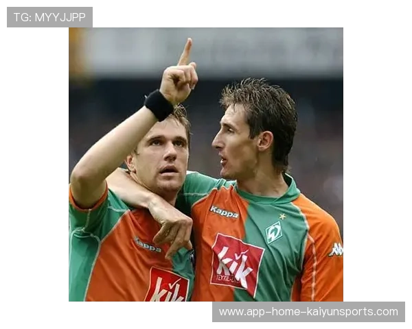 不莱梅前场协作让人眼前一亮