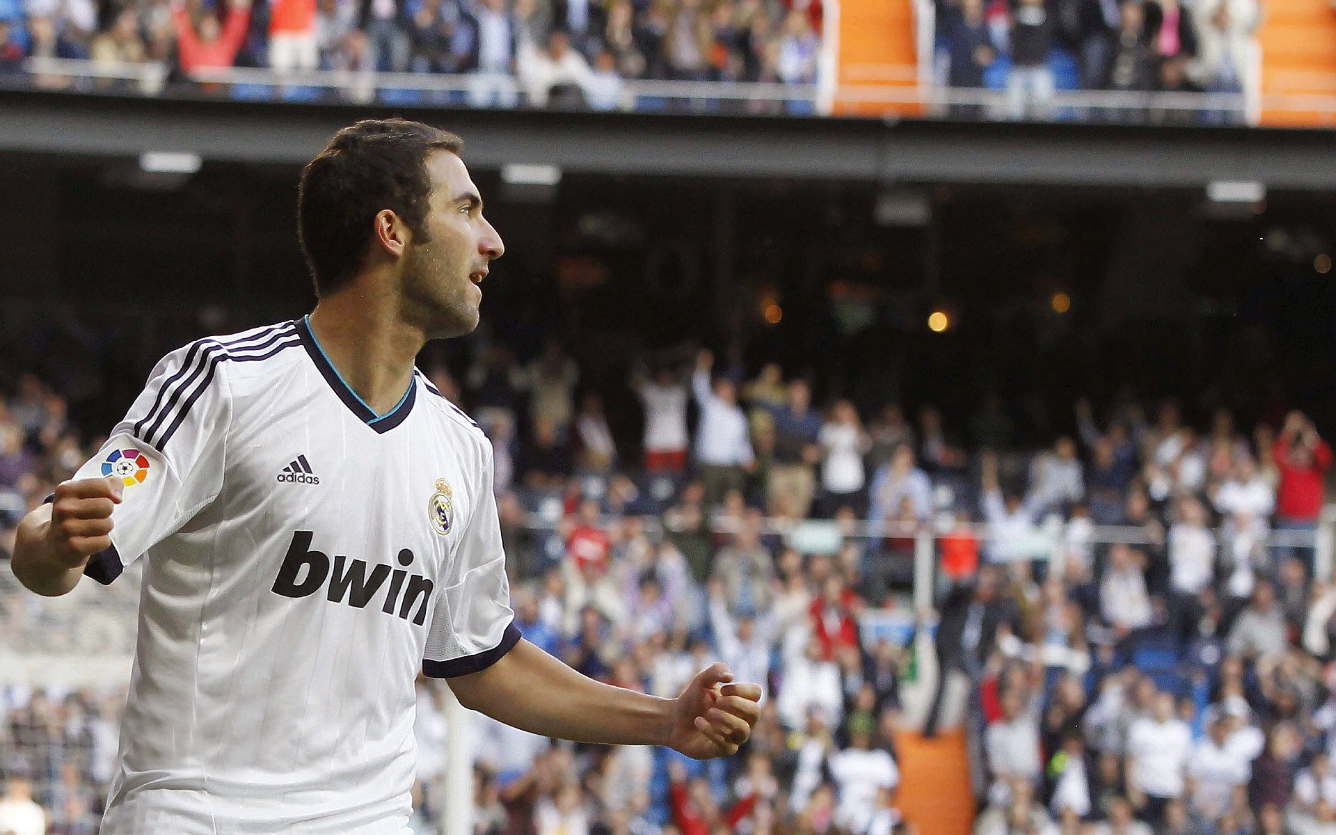 国际田径钻石联赛百米争锋再度升温，钻石联赛百米大赛中夺冠